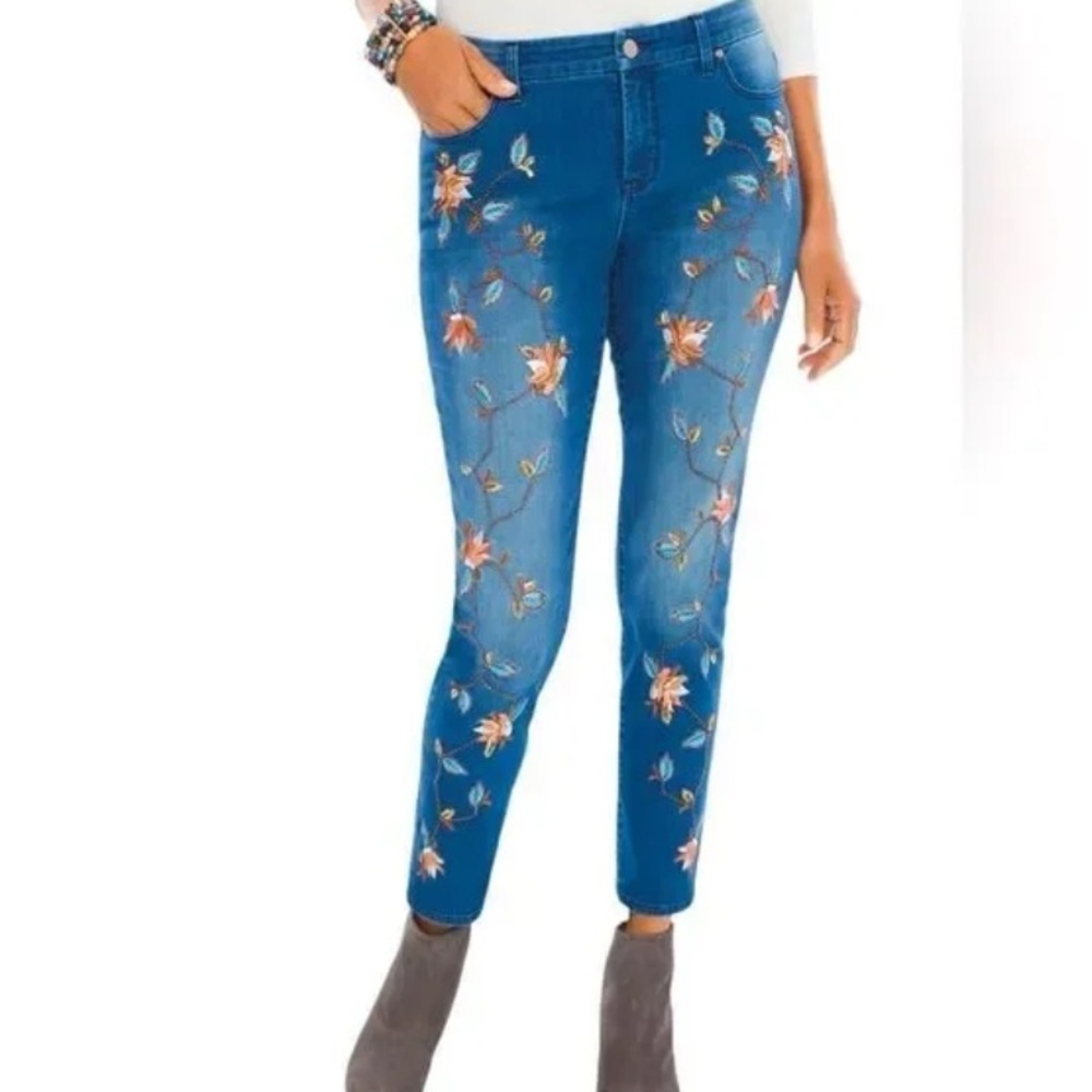 Chico’s So Slimming Floral Embellished Girlfriend Ankle Jeans Size 2.5 (US 14) - Picture 2 of 15